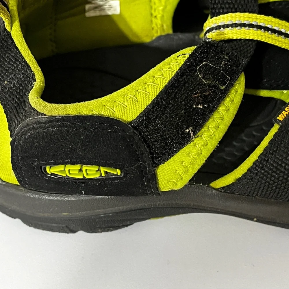 Keen Newport Black Green Waterproof Hiking Sport Sandals - Picture 2 of 6
